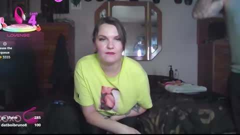 Snapshot of bunny_n_clyde_69 chatting on 11.23.25 Bunny N Clyde online show from 11.23.25