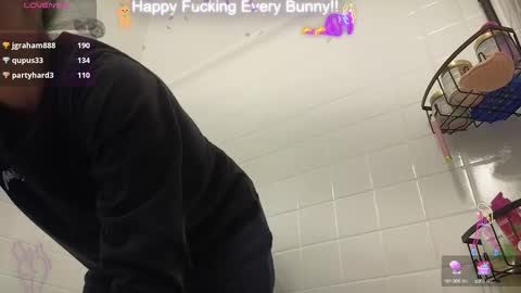 Snapshot of bunnycheekz chatting on 01.12.25 Tokki  bunny  online show from 01.12.25