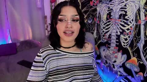 Snapshot of bunnypeachyy chatting on 12.19.24   online show from 12.19.24