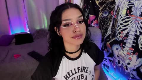 Snapshot of bunnypeachyy chatting on 01.05.25   online show from 01.05.25