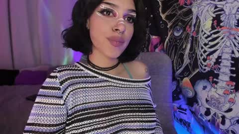 Snapshot of bunnypeachyy chatting on 02.06.25   online show from 02.06.25