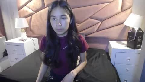 Snapshot of bunnywhite21 chatting on 09.19.25 bunny online show from 09.19.25