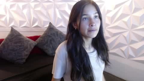 Snapshot of bunnywhite21 chatting on 10.14.25 bunny online show from 10.14.25