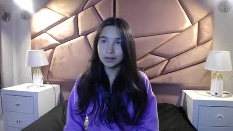 Snapshot of bunnywhite21 chatting on 10.18.25 bunny online show from 10.18.25