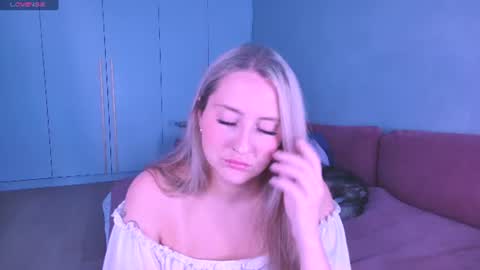 Snapshot of burn_lissa chatting on 07.13.26 Lissa online show from 07.13.26