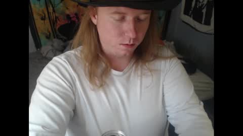 Snapshot of burningflute chatting on 09.15.25 burningflute online show from 09.15.25