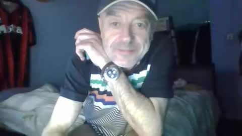 burnleyguy1977 online show from 05.08.26