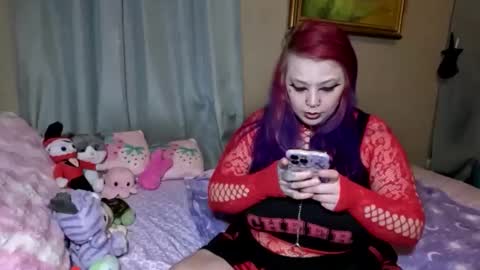 Snapshot of burnthemail chatting on 03.28.26 lilly online show from 03.28.26