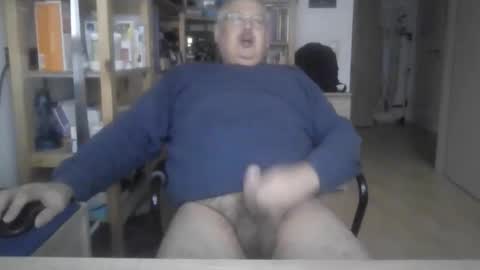 Snapshot of busibaer666 chatting on 10.25.25 busi online show from 10.25.25