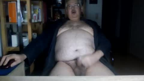 Snapshot of busibaer666 chatting on 12.21.25 busi online show from 12.21.25