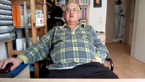 Snapshot of busibaer666 chatting on 05.15.26 busi online show from 05.15.26