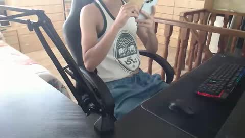 Snapshot of businessmboy04 chatting on 09.16.25 businessmboy04 online show from 09.16.25