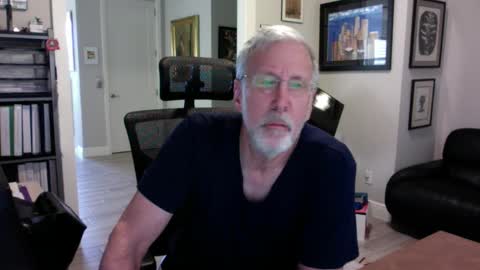 Snapshot of bustinout99 chatting on 01.25.25 afternoon wood online show from 01.25.25