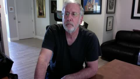 Snapshot of bustinout99 chatting on 02.05.25 afternoon wood online show from 02.05.25