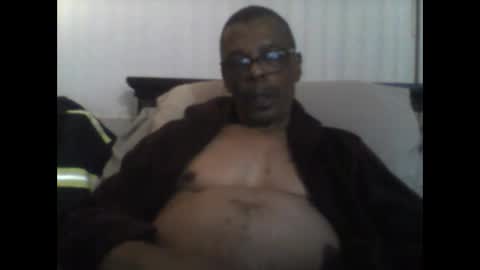 Snapshot of busturgutzgd11 chatting on 12.13.24 Busturgutzgd1 online show from 12.13.24