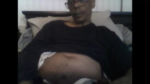 Snapshot of busturgutzgd11 chatting on 12.27.24 Busturgutzgd1 online show from 12.27.24