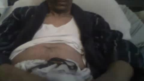 Snapshot of busturgutzgd11 chatting on 12.31.24 Busturgutzgd1 online show from 12.31.24