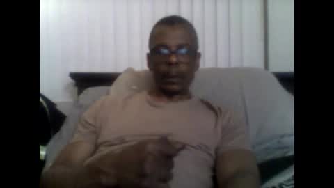 Snapshot of busturgutzgd11 chatting on 02.16.25 Busturgutzgd1 online show from 02.16.25