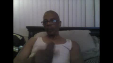 Snapshot of busturgutzgd11 chatting on 02.19.25 Busturgutzgd1 online show from 02.19.25