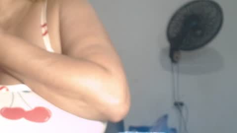 Snapshot of bustyamanda_ chatting on 07.15.26 Amanda online show from 07.15.26