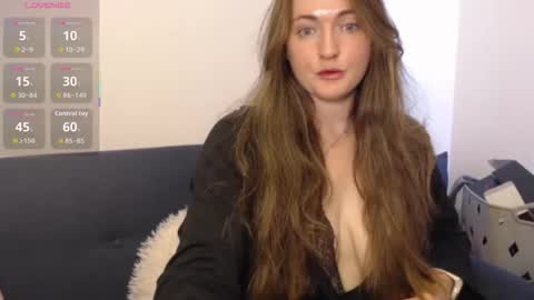 Snapshot of bustybonnieuk chatting on 10.21.25 BustyBonnieUK online show from 10.21.25