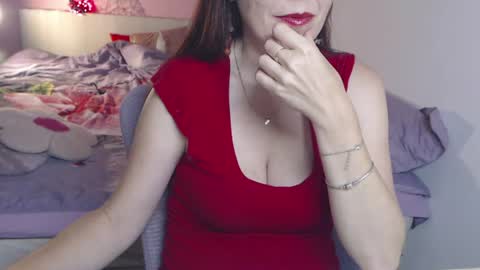 Snapshot of bustygf chatting on 06.24.26 anna online show from 06.24.26