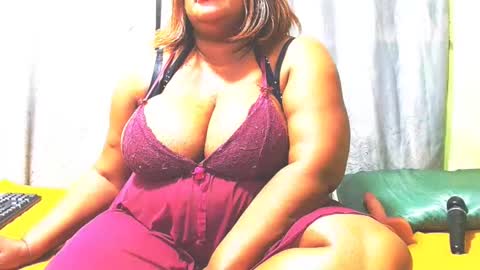 Snapshot of bustymaturestepmum chatting on 04.29.26 bustymaturestepmum online show from 04.29.26