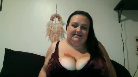 Snapshot of bustymilf94 chatting on 12.14.25 bustymilf94 online show from 12.14.25
