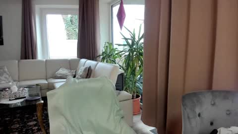 Snapshot of bustynataschax chatting on 12.21.24 Natascha online show from 12.21.24