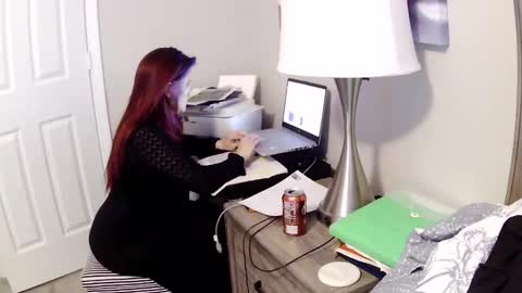 busybee83 online show from 11.18.25