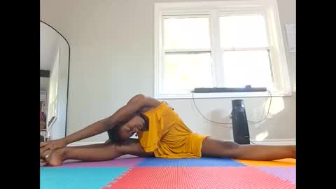 Snapshot of butt3rcup chatting on 09.27.25 Goddess online show from 09.27.25