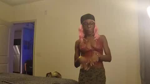 Snapshot of butt3rcup chatting on 10.05.25 Goddess online show from 10.05.25