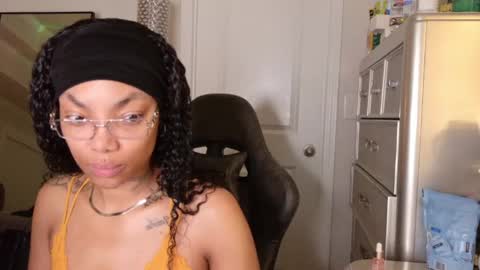 Snapshot of butterflybootyy chatting on 05.09.26 butterfly booty online show from 05.09.26