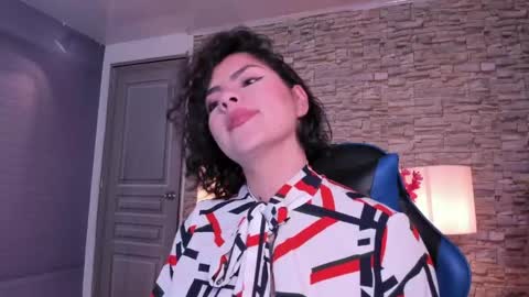 Lia Butterfly  online show from 05.08.26