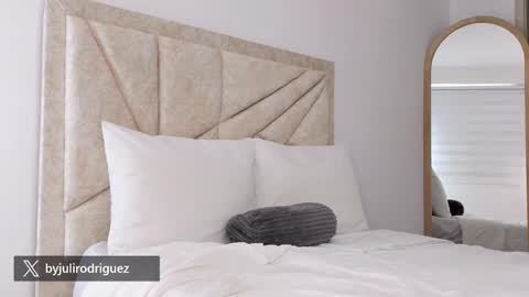 Snapshot of by_juliana chatting on 01.16.26 online show from 01.16.26