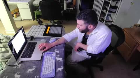 Snapshot of c2cmee chatting on 07.18.26 c2cmee online show from 07.18.26