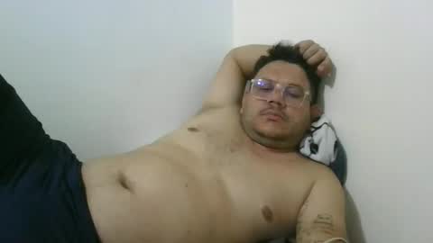 Snapshot of cachondo695 chatting on 11.27.25 Stevens online show from 11.27.25