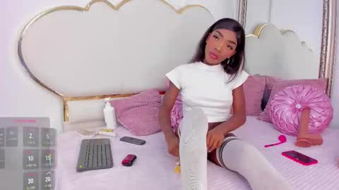 Snapshot of cahitlinbel chatting on 09.09.25 Cahitlin online show from 09.09.25