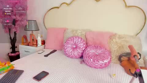 Snapshot of cahitlinbel chatting on 09.15.25 Cahitlin online show from 09.15.25