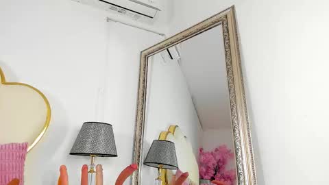 Snapshot of cahitlinbel chatting on 10.12.25 Cahitlin online show from 10.12.25