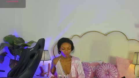 Snapshot of cahitlinbel chatting on 05.26.26 Cahitlin online show from 05.26.26