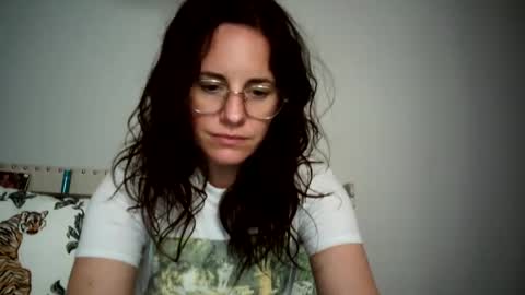 Snapshot of caitie__citrine chatting on 12.26.24 Caitie Citrine online show from 12.26.24