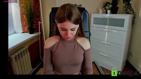 Snapshot of caitlin_c chatting on 10.12.25 caitlin_c online show from 10.12.25