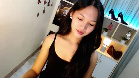 Snapshot of caitlin_x chatting on 09.19.25 caitlin online show from 09.19.25