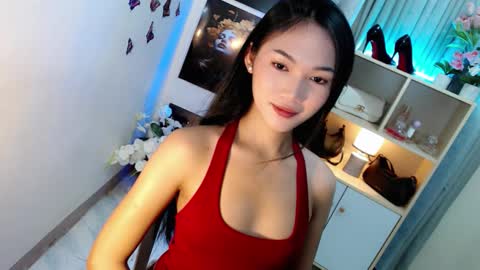 Snapshot of caitlin_x chatting on 12.21.25 caitlin online show from 12.21.25