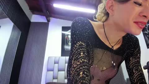 caitlyn_joness_ online show from 04.10.26