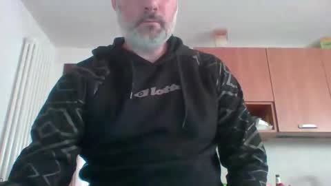Snapshot of caldoski chatting on 10.12.25 caldoski online show from 10.12.25
