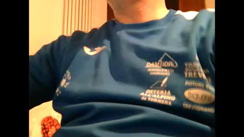 Snapshot of caldoski chatting on 11.05.25 caldoski online show from 11.05.25