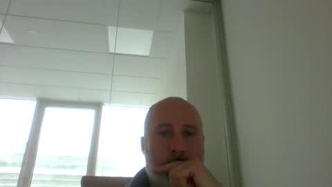 Snapshot of caldoski chatting on 05.05.26 caldoski online show from 05.05.26
