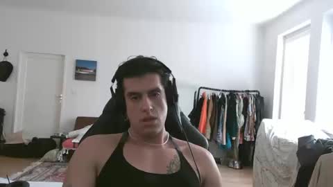 Snapshot of calientecalientee chatting on 09.27.25 calientecalientee online show from 09.27.25